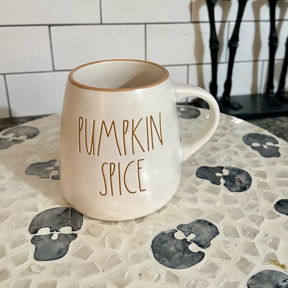 Rae Dunn • PUMPKIN SPICE mug